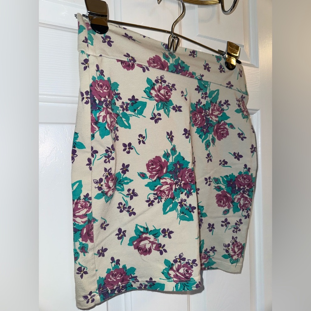 Urban Outfitters by Truly Madly Deeply Floral Skirt, size Medium.